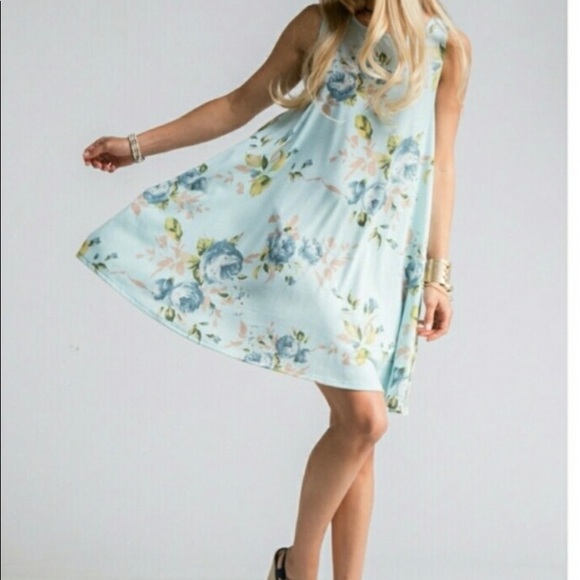 HOST PICK🎉Floral swing dress - Picture 2 of 2